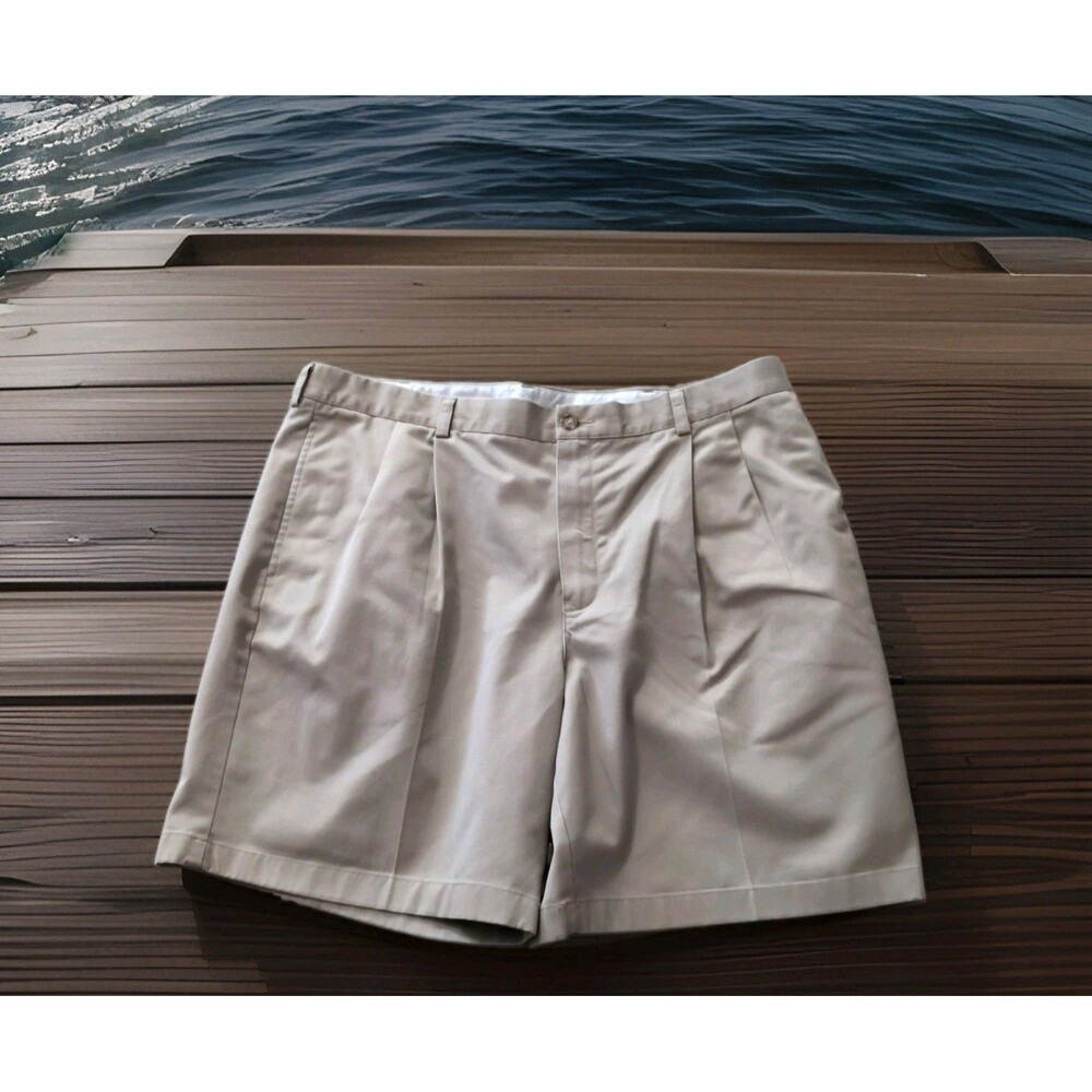 L.L. Bean Khaki Natural Fit Pleated Outdoor Shorts Mens Size 40x9  EUC